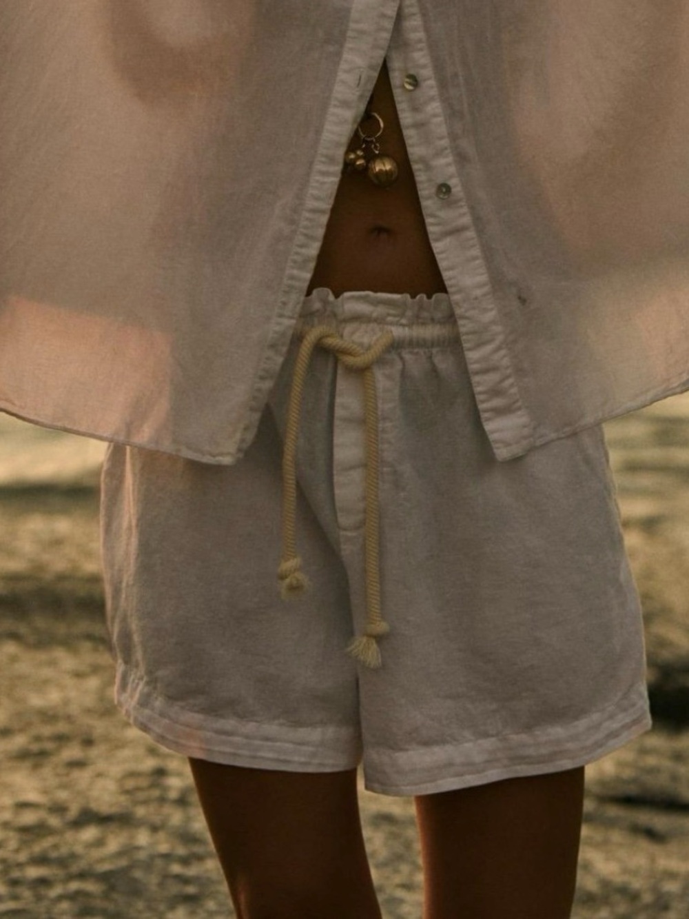 Zara LINEN & COTTON BLEND WHITE SHORTS